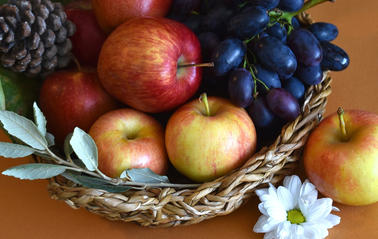 Eating fruits for healthy life
