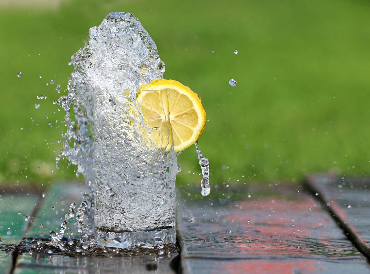 morning me lemon water benefits in hindi